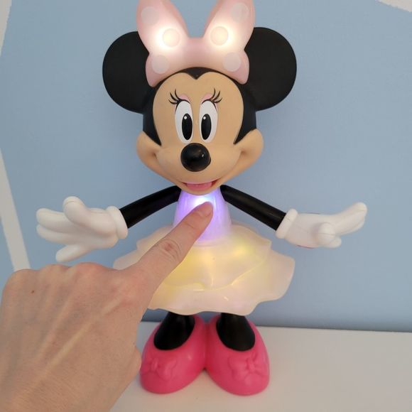 Disney Rainbow Dazzle Minnie Mouse Interactive Light Up Singing Doll - Picture 12 of 12